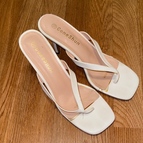 Amazon Shoes - Women's White Thong Heel